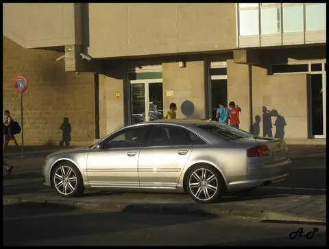 A 2006 Audi S8 (D3), powered by a 5.2-litre V10 developed from the same architecture as the Lamborghini Gallardo's engine.