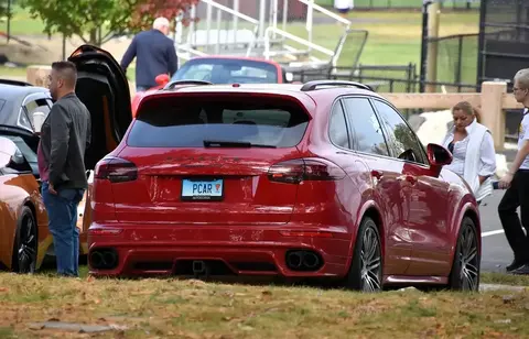 A facelifted (958.2) Porsche Cayenne GTS, which switched to a twin-turbo V6 shared with the Cayenne S.