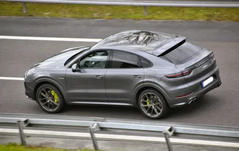 Porsche Cayenne Turbo E-Hybrid Turbo E-Hybrid, photographed for Wikimedia Commons.