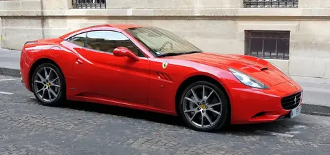 A Ferrari California parked in Paris, from the era when the model still offered a manual gearbox before it was dropped.