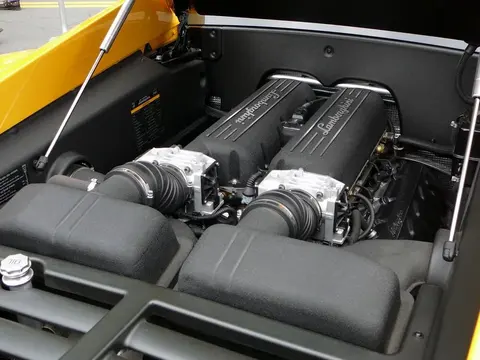 The 5.0 litre V10 engine of an early Lamborghini Gallardo, fitted with an even firing crankshaft Lamborghini abandoned on later cars.