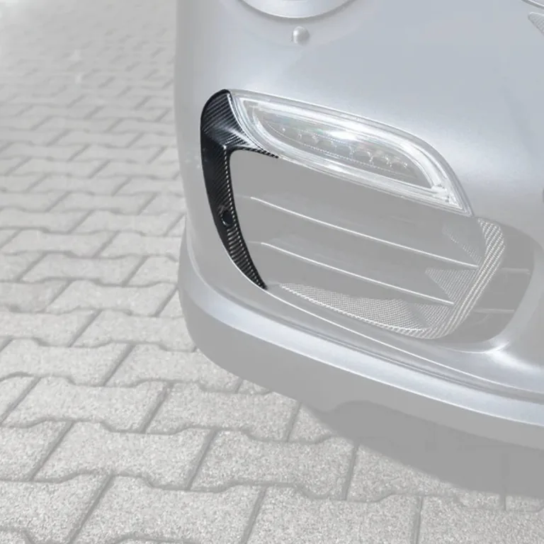 Front grille airblades, glossy carbon