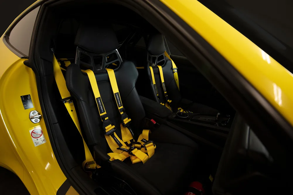 6-Point harness, ClubSport package