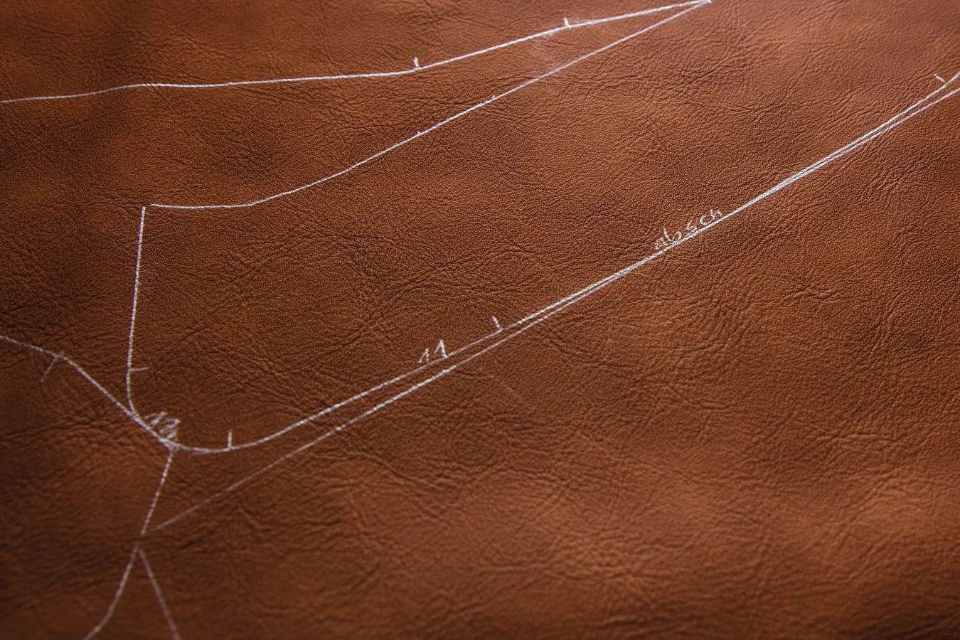 Leather equipment in custom colour